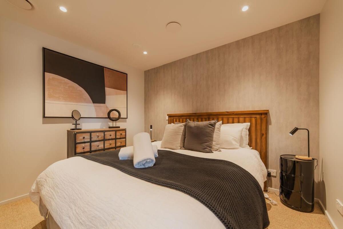 Penthouse Perfection - 2Br Elegance On Worcester St ไครสต์เชิร์ช ภายนอก รูปภาพ