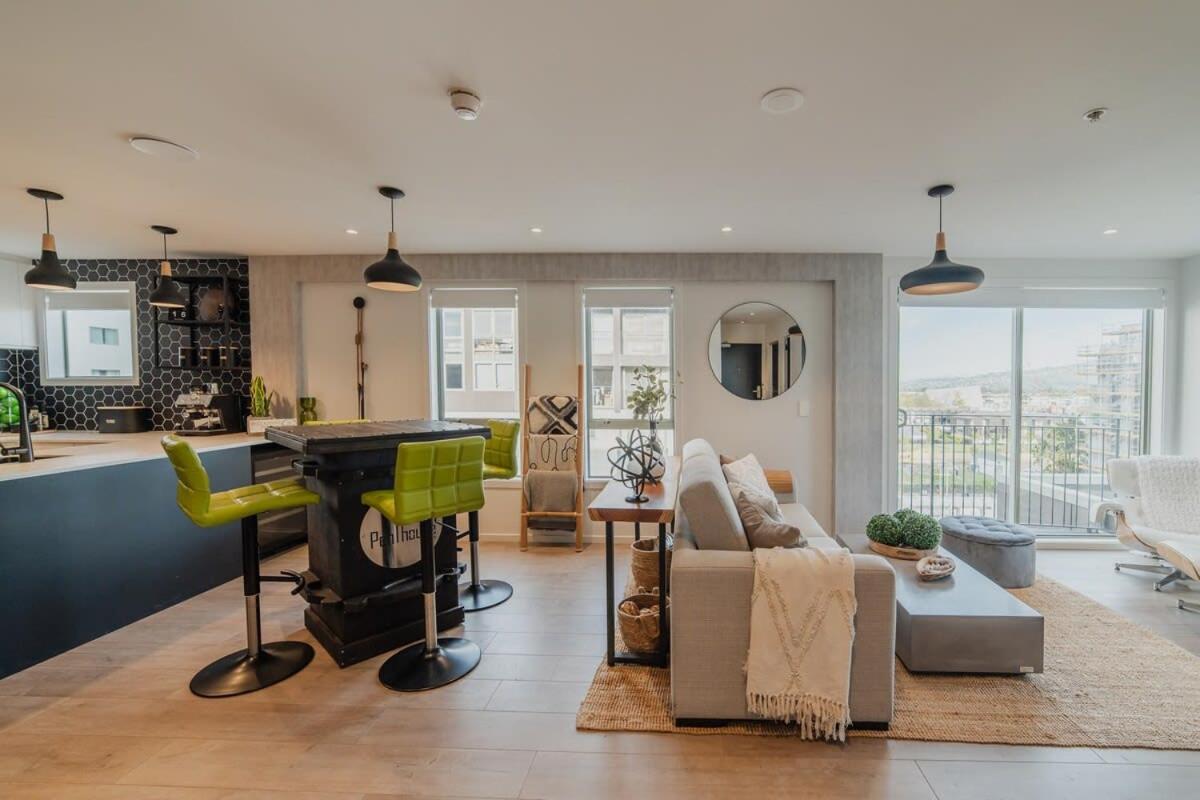 Penthouse Perfection - 2Br Elegance On Worcester St ไครสต์เชิร์ช ภายนอก รูปภาพ