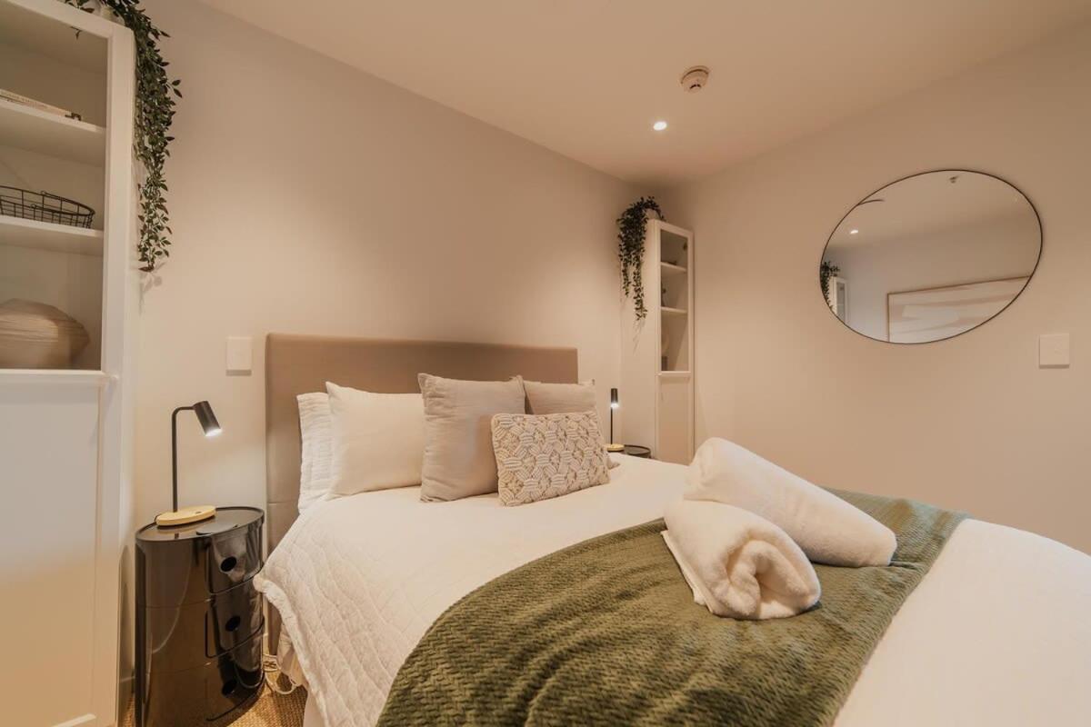Penthouse Perfection - 2Br Elegance On Worcester St ไครสต์เชิร์ช ภายนอก รูปภาพ