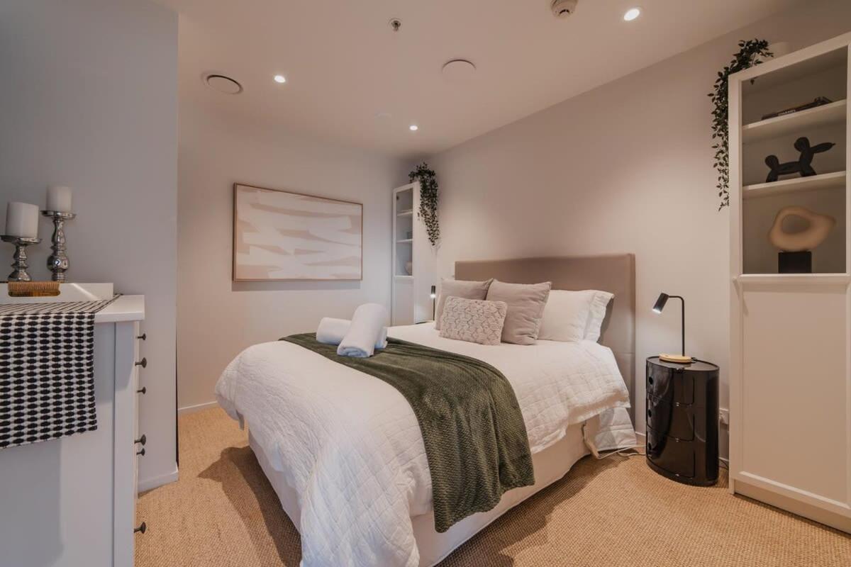 Penthouse Perfection - 2Br Elegance On Worcester St ไครสต์เชิร์ช ภายนอก รูปภาพ