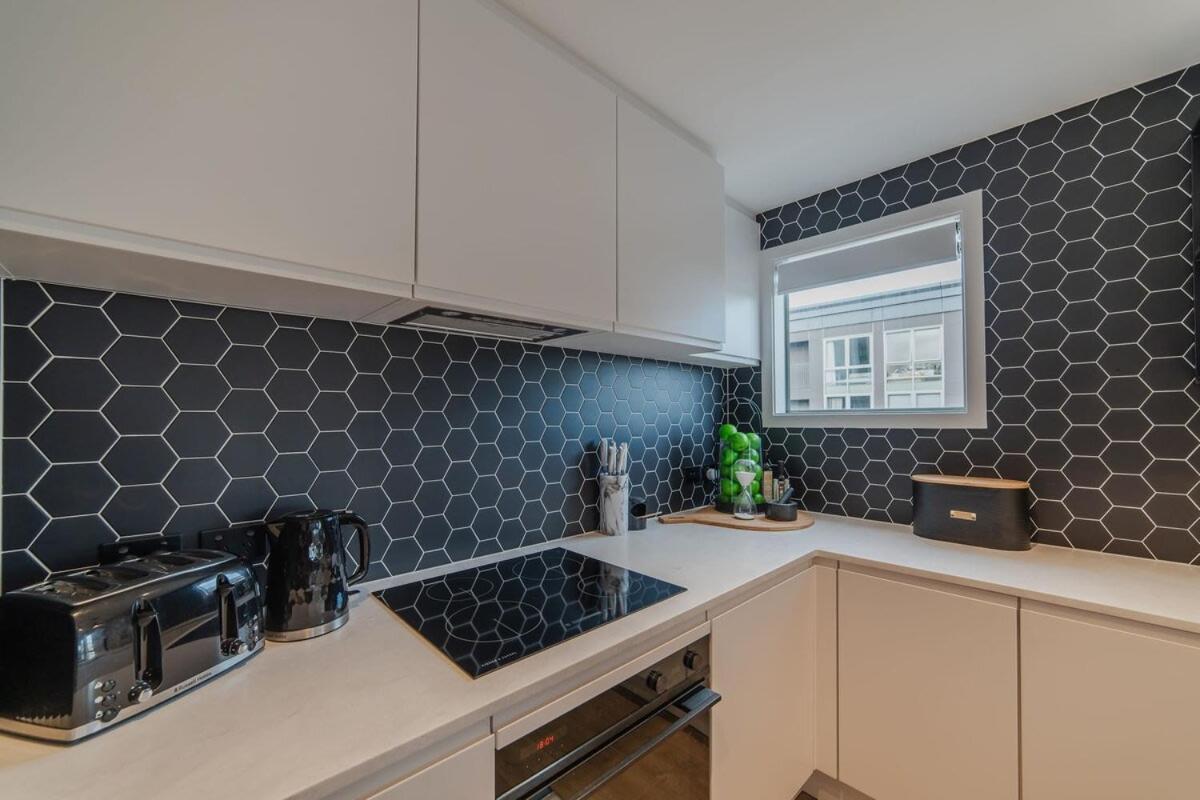 Penthouse Perfection - 2Br Elegance On Worcester St ไครสต์เชิร์ช ภายนอก รูปภาพ