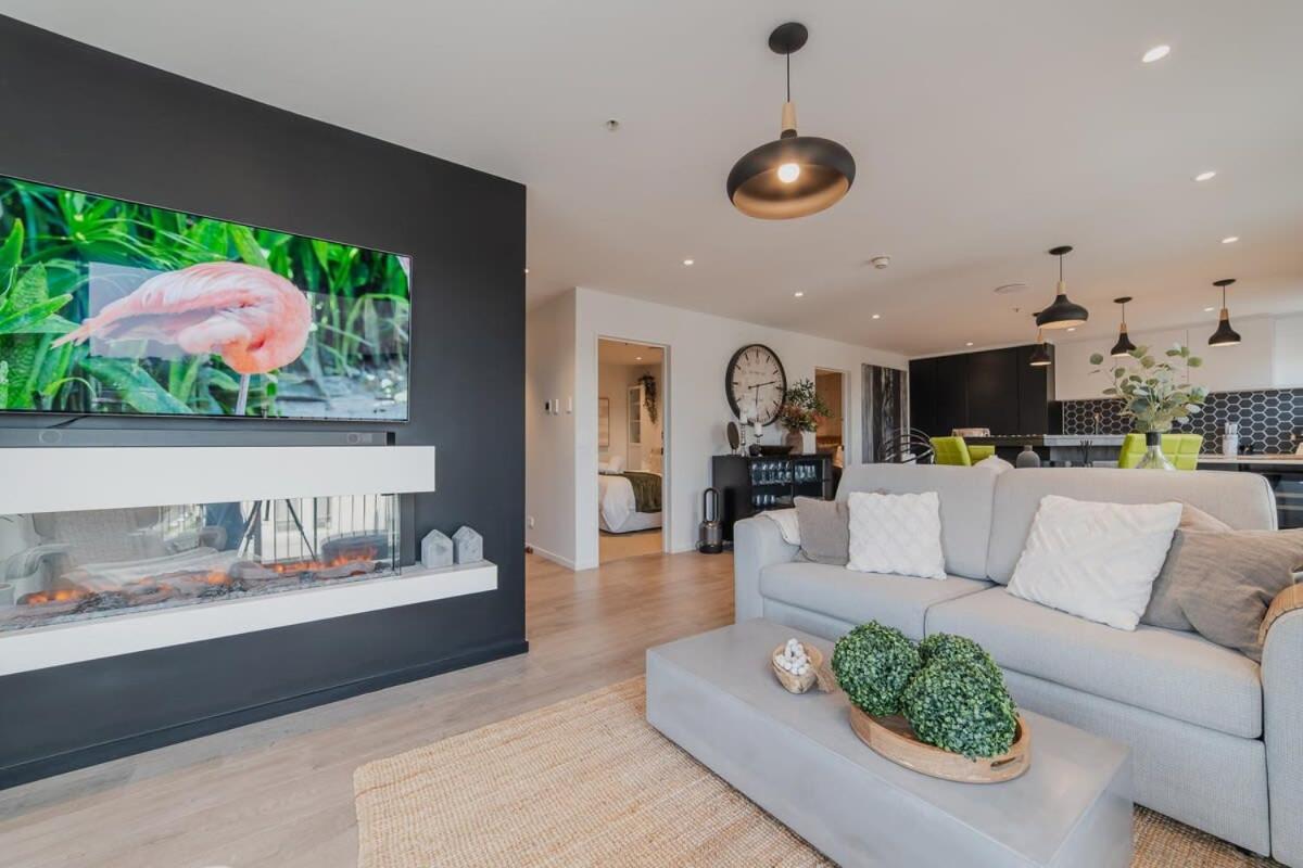 Penthouse Perfection - 2Br Elegance On Worcester St ไครสต์เชิร์ช ภายนอก รูปภาพ